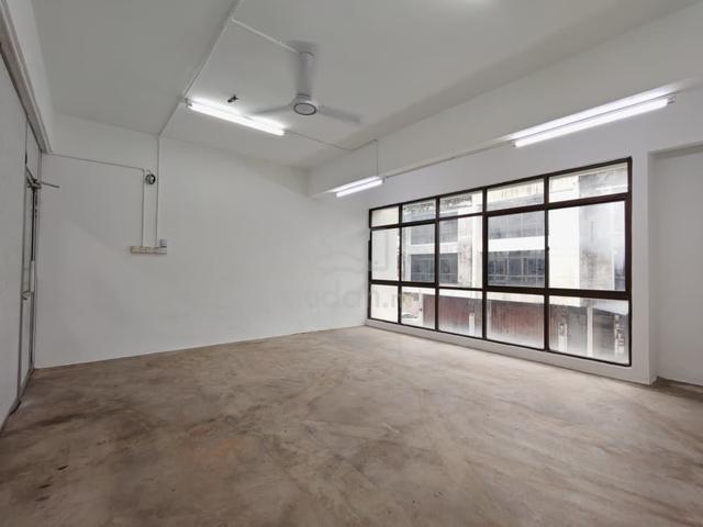 Taman Tan Sai Gin All New Painted & Renovate Office Unit For Rent !! 1