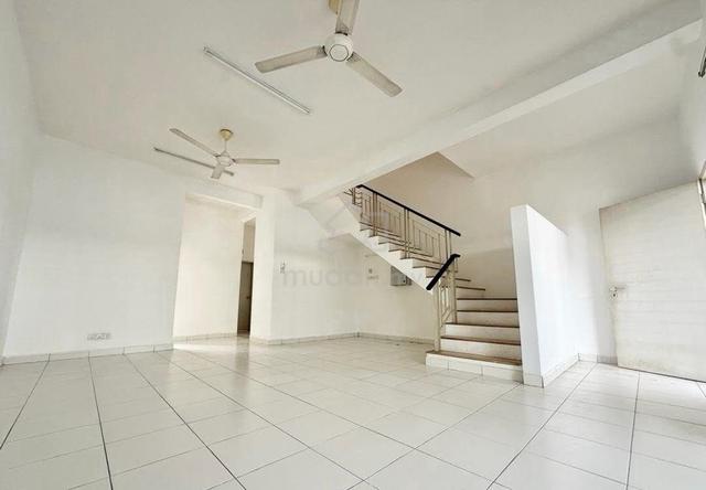 Bandar Bukit Raja - Saron @ 2 Storey Terrace| BELOW RM580K| FREEHOLD 1