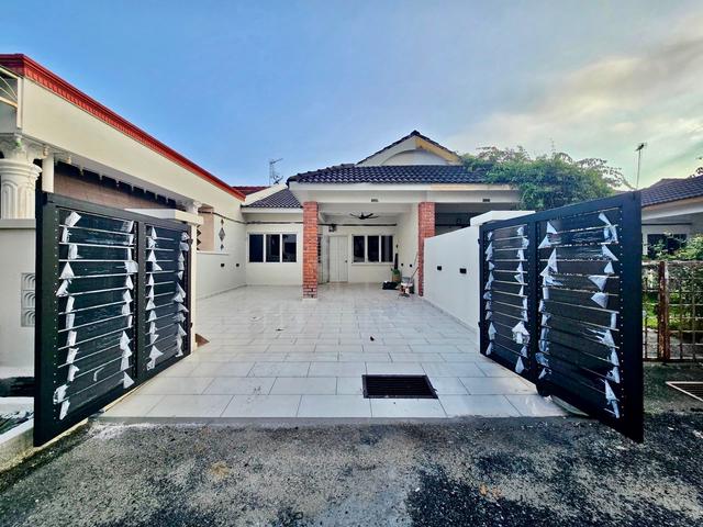 RENOVATED 20X80 FACING OPEN FREEHOLD Single Storey Rasah Jaya Seremban 1