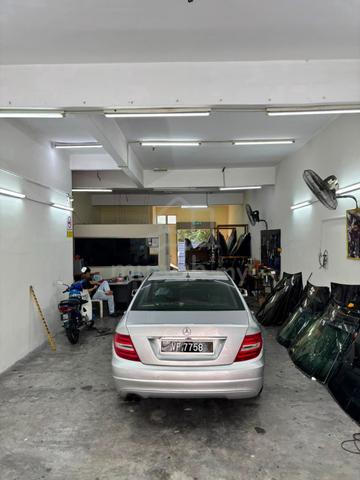 Kajang Jalan Reko G Floor Shop, Nearby KTM and MRT 1