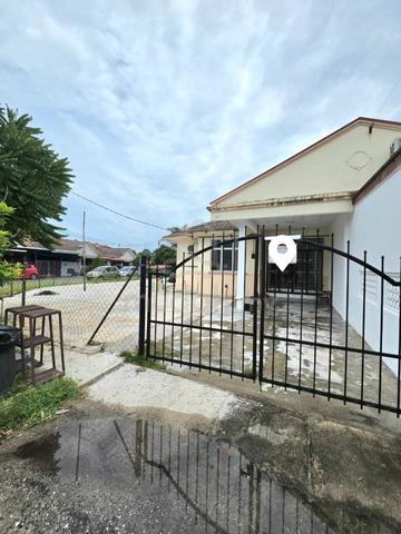 Rumah Teres Corner Lot Untuk Disewa 1