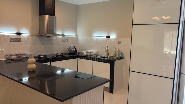 Short term rental near IOI City Mall Landed Homestay 1