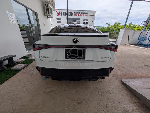 2022 Lexus IS300 F Sport Mode Black S - 4