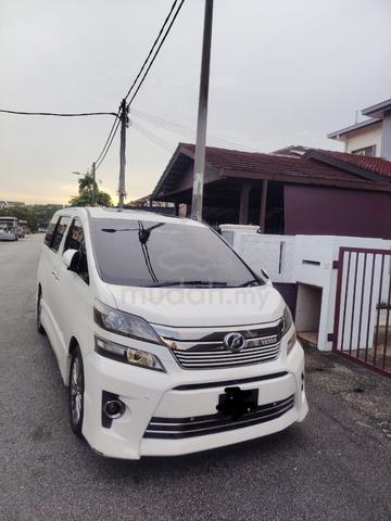 2013 Toyota VELLFIRE 2.4 Z GOLDEN EYES FACELIFT - 1