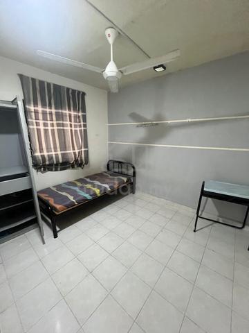 Male Single Room FREE WIFI Damansara- Flora 1