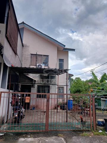 Double Storey corner lot at Taman Pelangi, Rawang, FOR SALES 1