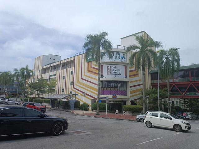 Taman Segar shoplot Leisure mall small for ice smoothie light food 1