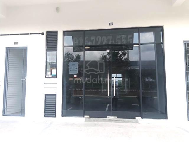 Main Road Frontage Shop for Rent at Ulu Tiram 1