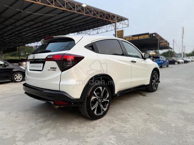 2020 Honda HR-V 1.8 RS FACELIFT (A) LEATHER SEATS - 4