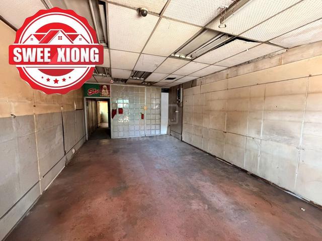 GROUND FLOOR JALAN JELUTONG SHOP LOT 1330sf CORNER SHOPLOT CHEAEPST 1