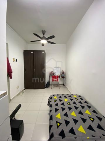 Middle Room for Rent – Academia @ South City Plaza 1