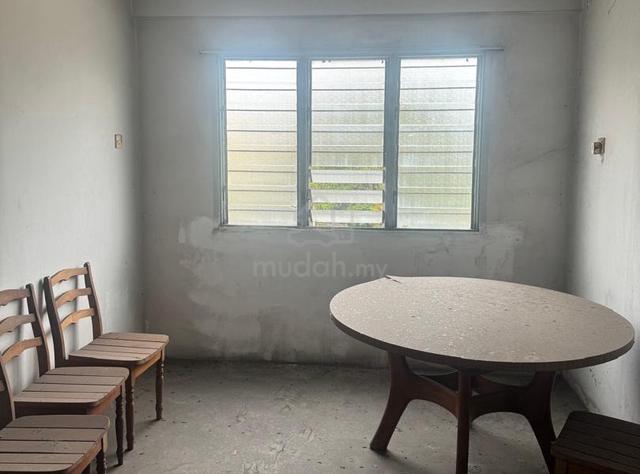 Rumah Pangsa Batu Berendam 1