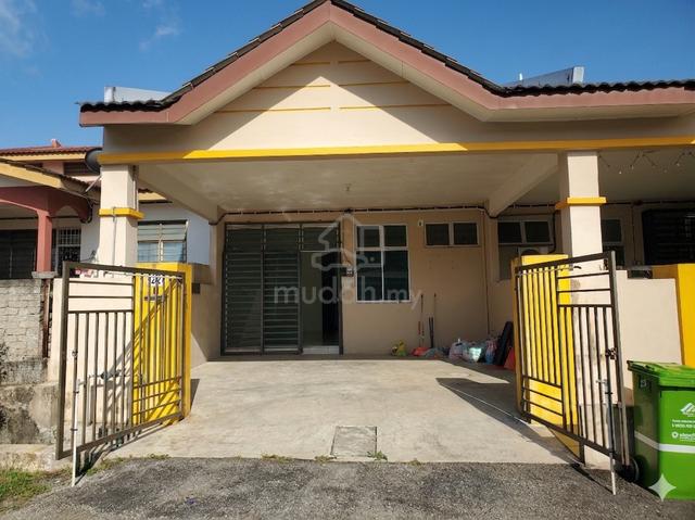 Teres Setingkat Taman Dato Rashid Kuantan 1