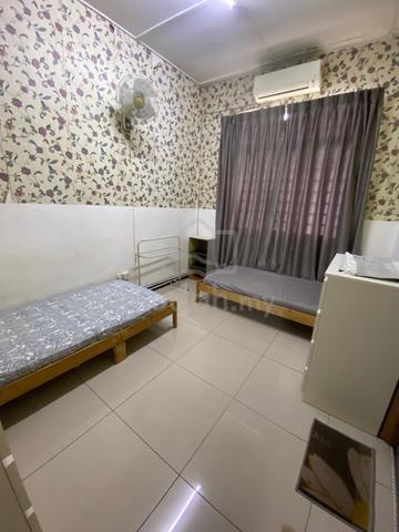 Bilik Sewa utk Perempuan di Semarak 1
