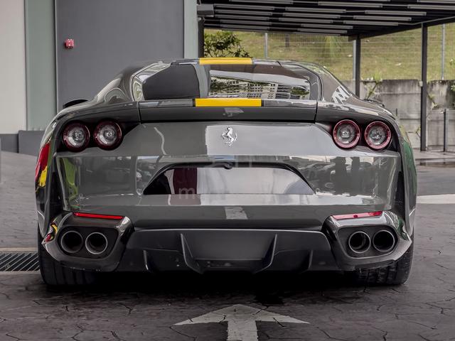 2019 Ferrari 812 6.5 SUPERFAST (A) - 2