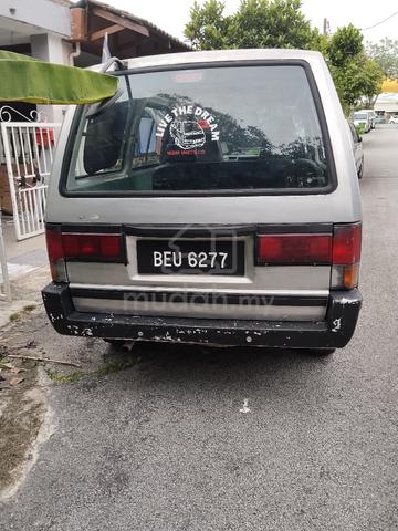 Nissan Vanette c22 - 4