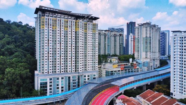 Metropolitan Square 1