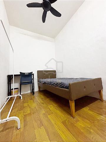 Male Private Room Gelang Patah - Tuas 1