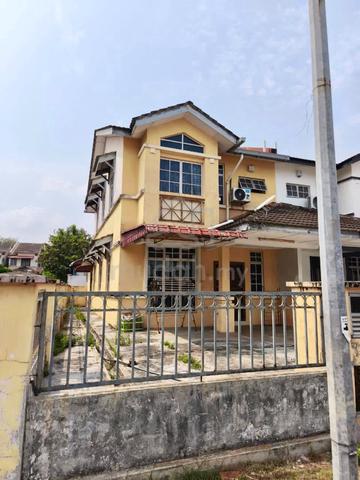 Bukit Indah Jalan Indah 19 end lot terrace partial furnished 1