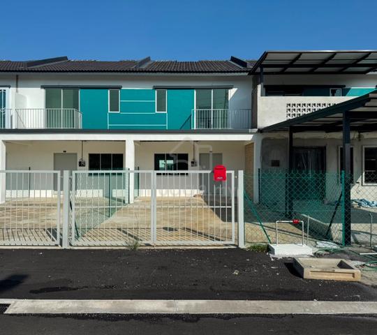 Klebang , Ipoh - Untuk Dijual , Baru & Depan Padang 1