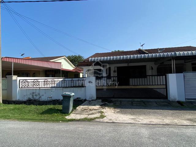 Rumah Berkembar Setingkat Untuk Disewa di Taman Ria Jaya 1