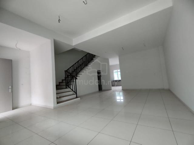 Full Loan Guarded Double Storey Terrace house Ipoh Lahat perak Sale 2