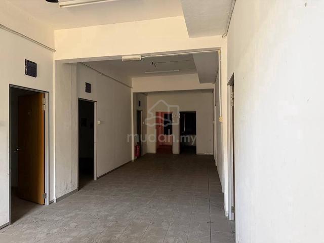 Georgetown 2 Storey Shophouse , Main Road  at Lebuh  Carnarvon 1