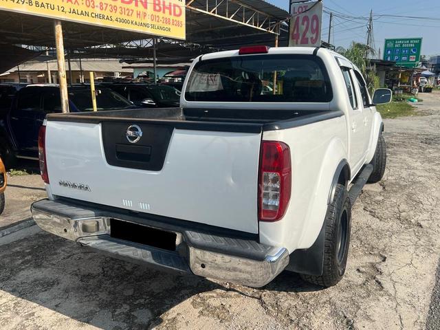 Nissan NAVARA 2.5(M)SE D-40 DCI 6-SPD 4X4 pickups - 4
