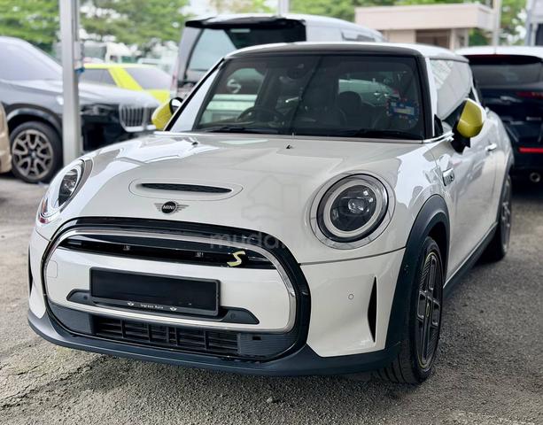2023 MINI Cooper SE 3 Door BEV *With Panroof & HUD - 2