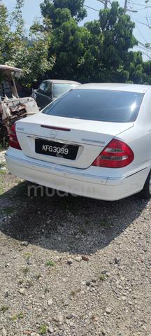 Mercedes Benz E200 AVANTGARDE (CBU) 1.8 (A) - 3