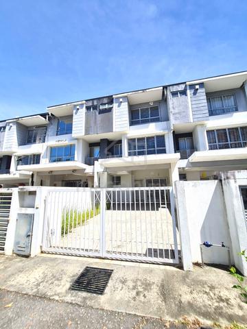 Low Depo, Facing Open 2.5 sty house Taman Semenyih Indah 2 Semenyih 1