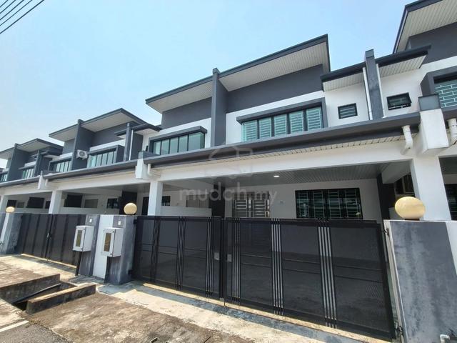 Double Storey Stampin Baru House FOR RENT‼️ 1
