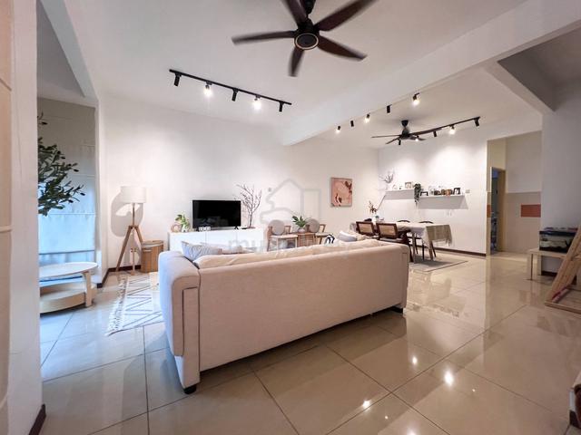 Renovated - 2 STOREY TERRACE @ Saujana Utama 3, Sungai Buloh 1