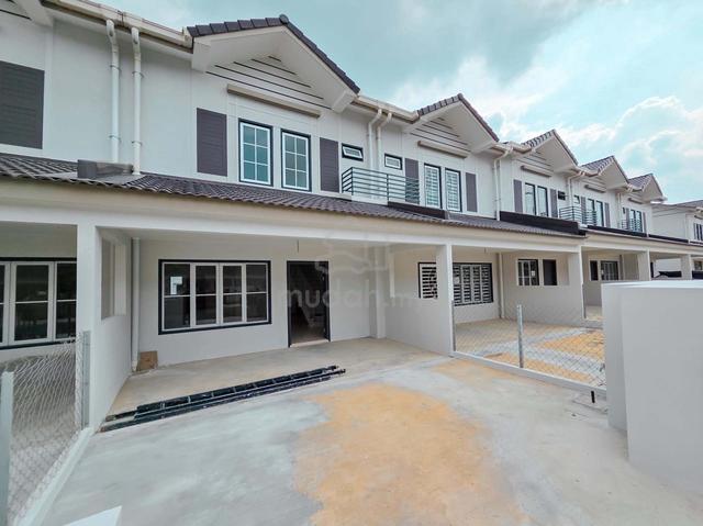 NEW HOUSE ‼️ Double Storey M Senyumia, Sepang 1