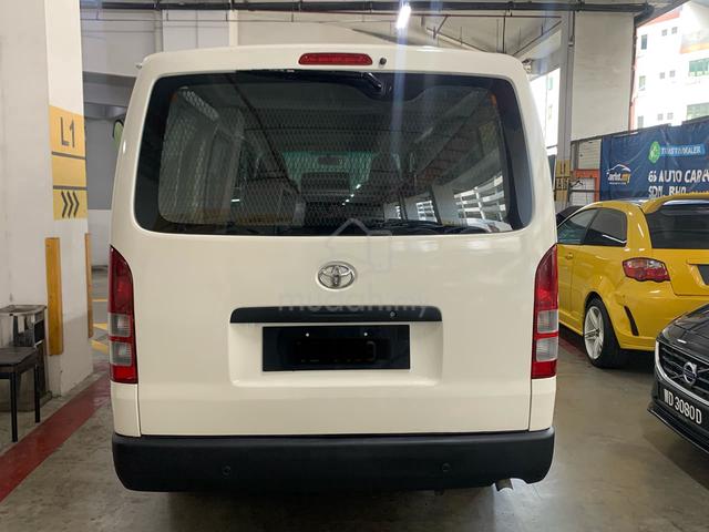 2016 Toyota Hiace Panel Van 2.5 Manual - 4