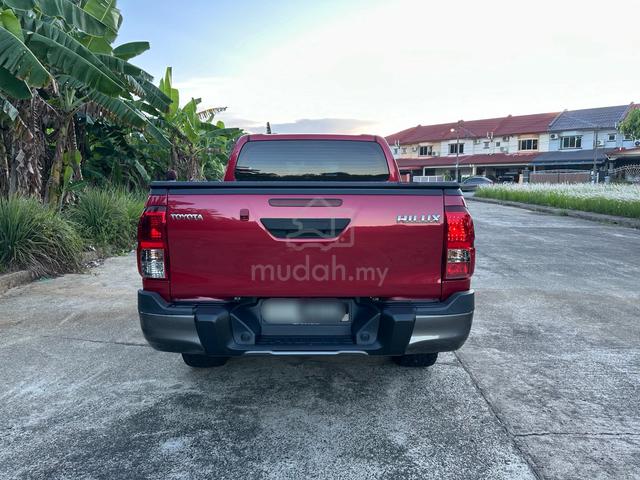 2019 Toyota HILUX 2.8 BLACK EDITION (A) - 2