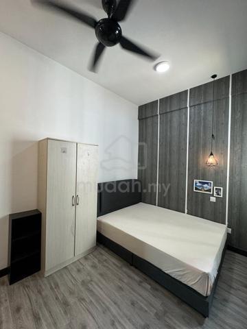 Fully Furnished Queen Bedroom for Rent at D'Sands Residence, KL 1