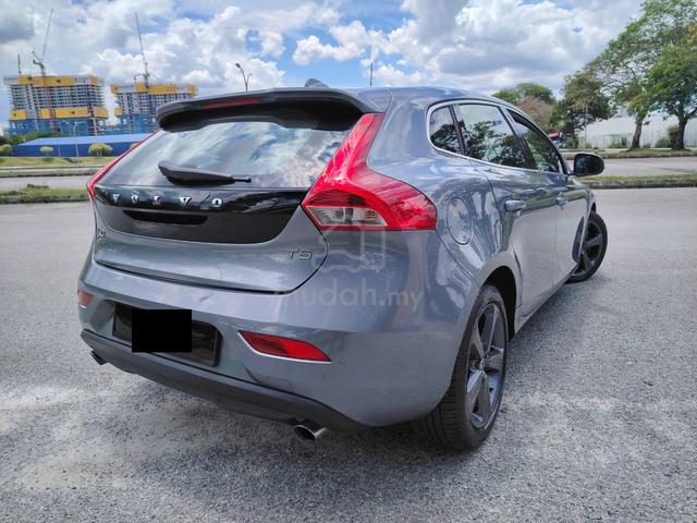 Volvo V40 2.0 T5 (A) PADDLE SHIFT - 8 SPEED - 4
