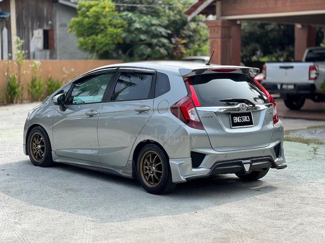 2015 Honda JAZZ 1.5 E (A) - 5
