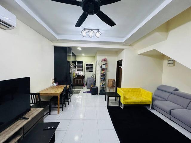 Reno cantik guarded 2 tingkat Taman Desiran Bayu Puchong 1