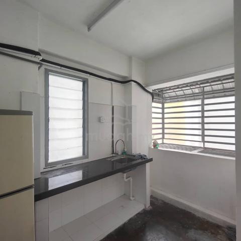 Seberang Jaya tengiri flat near Sunway carnival 1