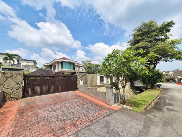 [ BELOW MARKET VALUE, CANTIK ] Bungalow Seksyen 8 Shah Alam 2