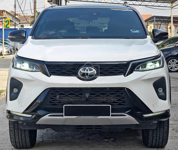 22 Toyota FORTUNER 2.8 VRZ FULL SVC under warranty - 2