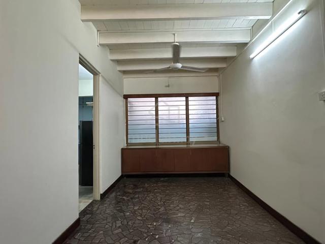 Bigger Land Size, Terrace House at Greenlane, Old Condition. 1