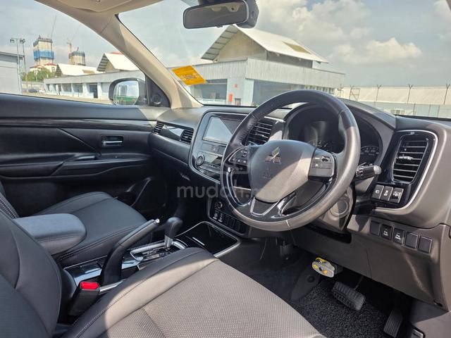2017 Mitsubishi OUTLANDER 2.0 AWD (A) HIGH-SPEC - 4