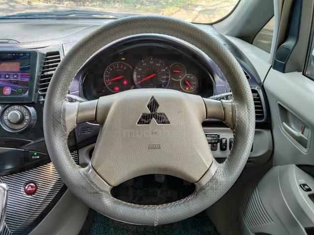 2005 Mitsubishi GRANDIS 2.4 (M) MIVEC Sport - 5
