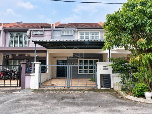 ((RENOVATED)) Double Storey, Taman Pelangi Semenyih 2 1