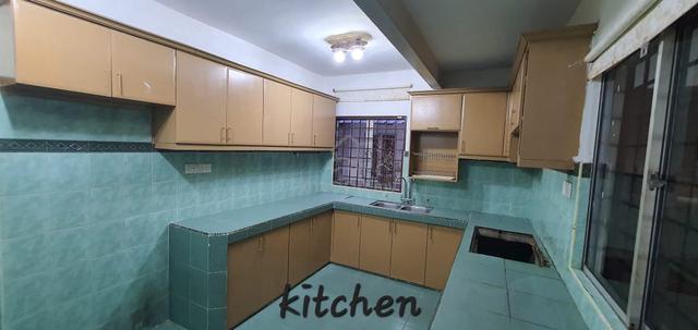 CAT BARU !! Rumah 5 Bilik Saujana Impian !! Kabinet Dapur !! 4
