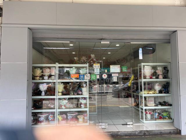 Sekama Ground floor Main Road Shop for rent 1