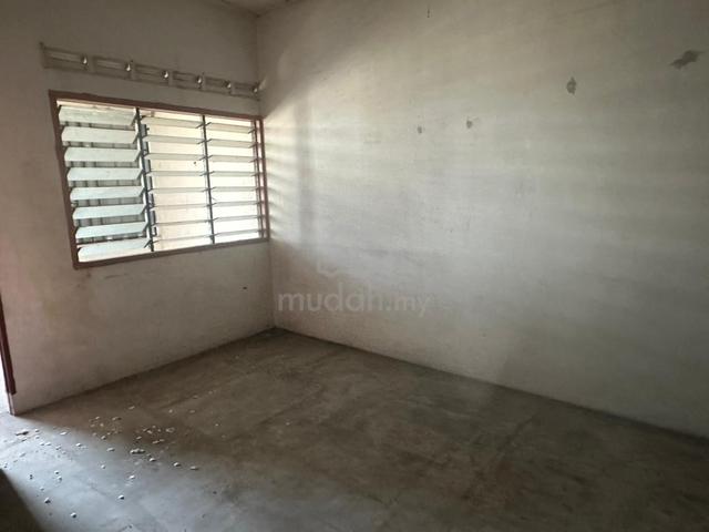 Ulu tiram / Shop lot / Low deposit / Double storey shop lot 1